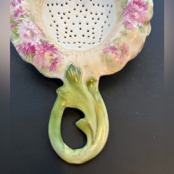 Vintage Porcelain Tea Strainer - Picture 4 of 9